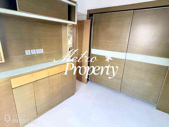 Soho - Caravan Court 05