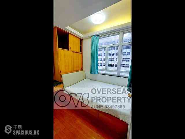 Wan Chai - Lok Moon Mansion 20