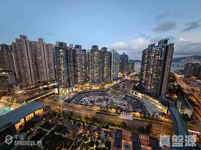 Tseung Kwan O - The Wings 01