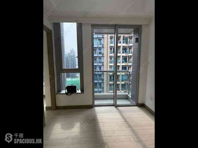 Tai Kok Tsui - L・Living 23 02