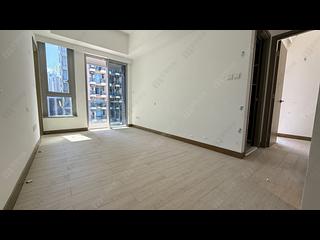 Tai Kok Tsui - L・Living 23 04