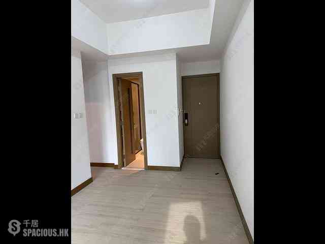 Tai Kok Tsui - L・Living 23 05
