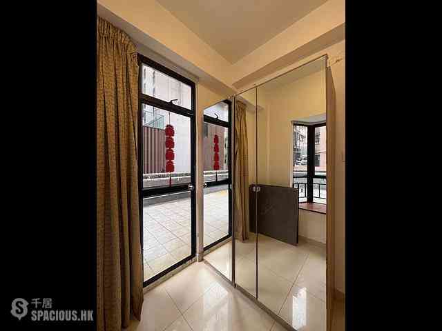 Sai Ying Pun - Wo Yick Mansion 05