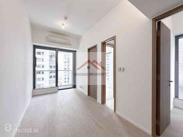 Sai Ying Pun - Des Voeux W Residence 01