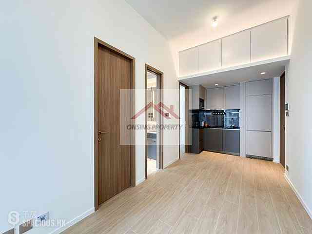Sai Ying Pun - Des Voeux W Residence 02