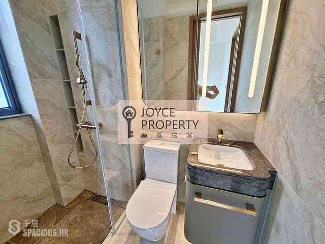 Sai Ying Pun - Des Voeux W Residence 06