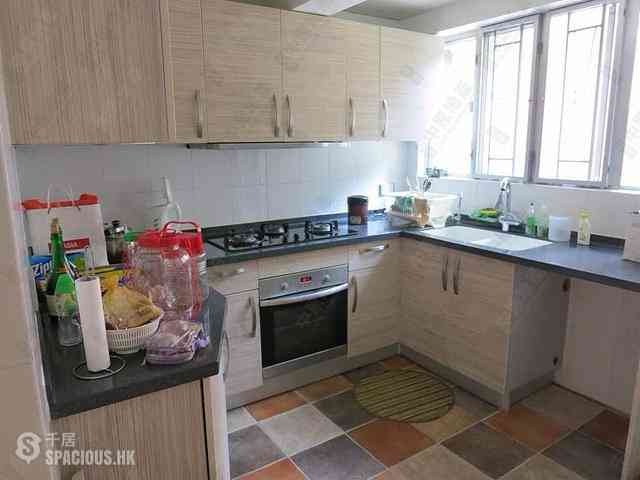 Pok Fu Lam - Baguio Villa Block 25 02
