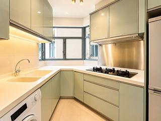 Tung Chung - Coastal Skyline Phase 3 La Rossa 06
