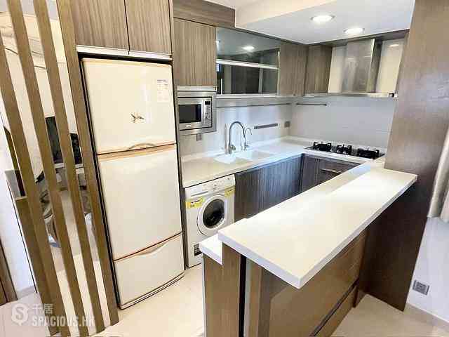 Soho - Caravan Court 04