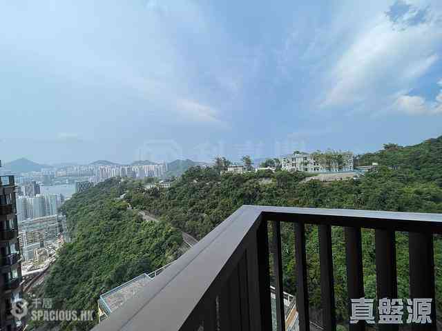 Shau Kei Wan - Island Garden Block 2 03