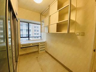 Mid Levels Central - The Grand Panorama 03