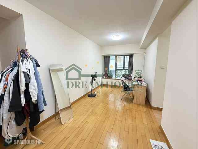 Sheung Wan - Queen's Terrace Block 1 02