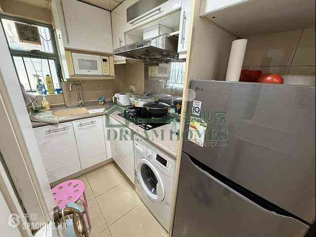 Sheung Wan - Queen's Terrace Block 1 05