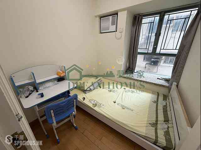 Sheung Wan - Queen's Terrace Block 1 07