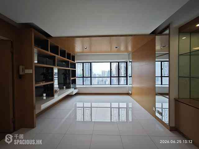 Mid Levels Central - The Grand Panorama Block 2 03