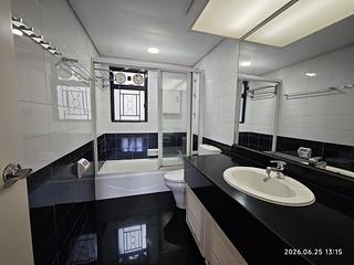 Mid Levels Central - The Grand Panorama Block 2 08
