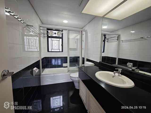 Mid Levels Central - The Grand Panorama Block 2 08