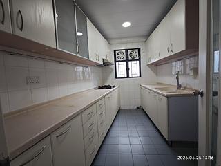 Mid Levels Central - The Grand Panorama Block 2 06
