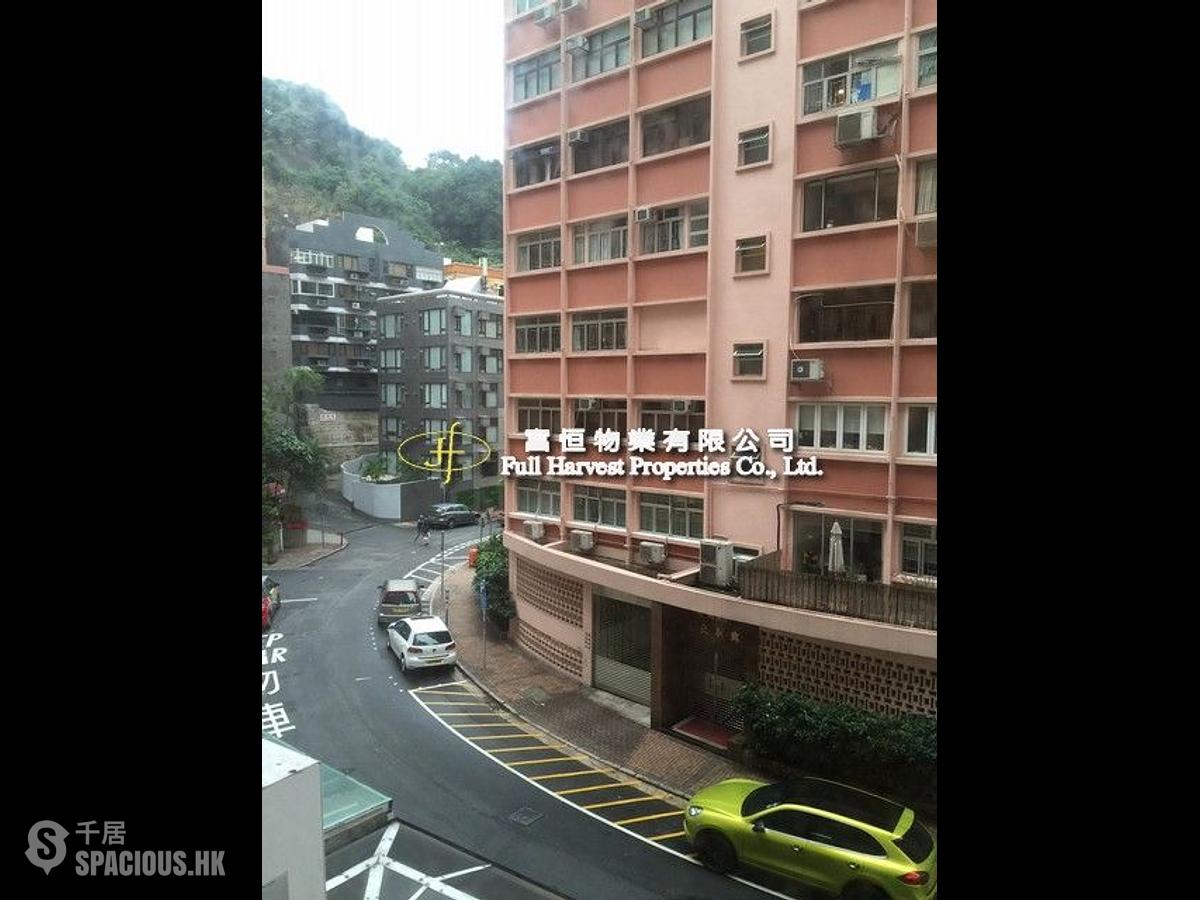 Happy Valley - King's Court 01