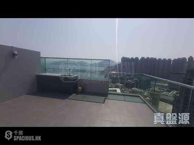 Tseung Kwan O - Twin Peaks Block 1 07