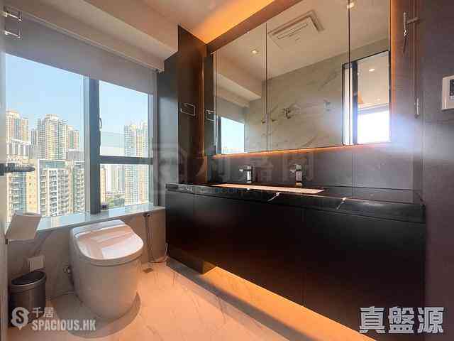 Tseung Kwan O - Twin Peaks Block 1 13