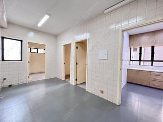 中半山 - 堅麗閣 09