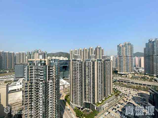 Tseung Kwan O - Twin Peaks Block 1 03