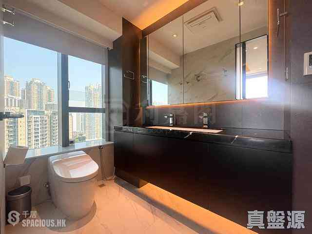 Tseung Kwan O - Twin Peaks Block 1 07