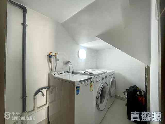 Tseung Kwan O - Twin Peaks Block 1 12