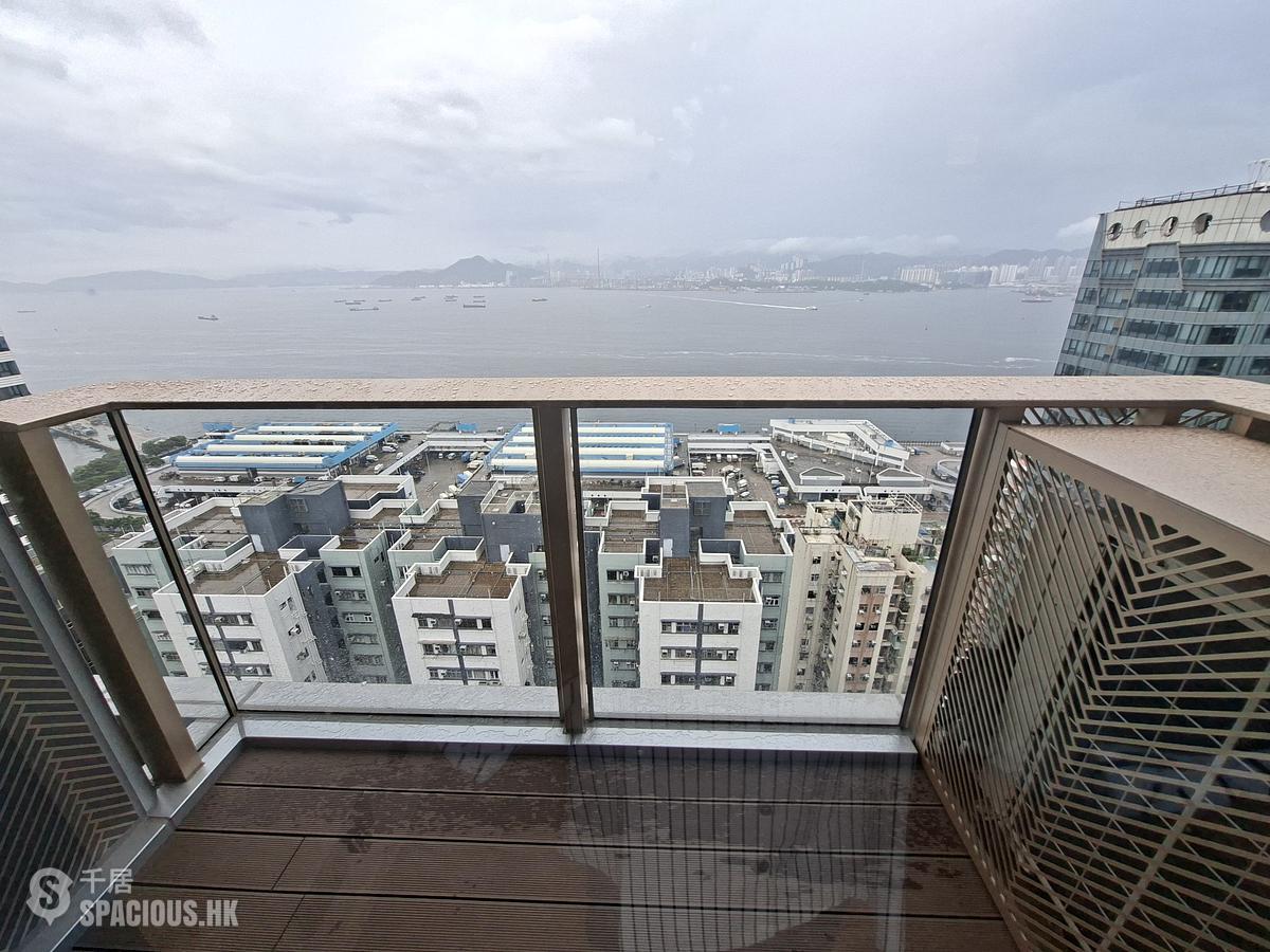 Sai Ying Pun - Des Voeux W Residence 01