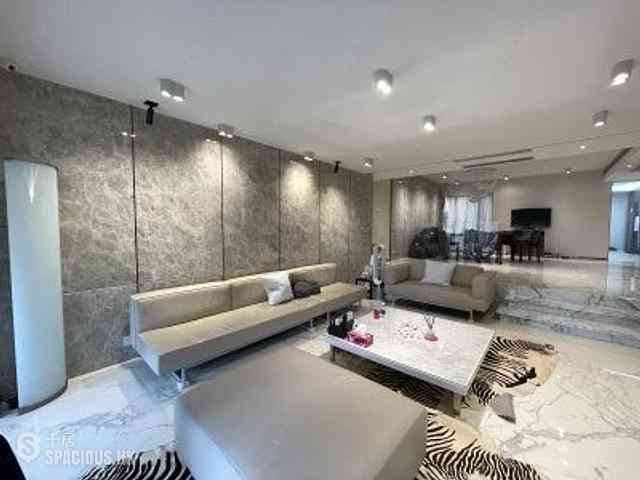 Mid Levels Central - Garden Terrace 01