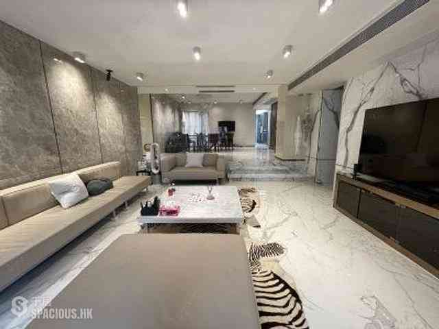 Mid Levels Central - Garden Terrace 02
