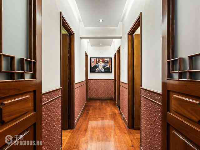 Mid Levels Central - Ivory Court 04