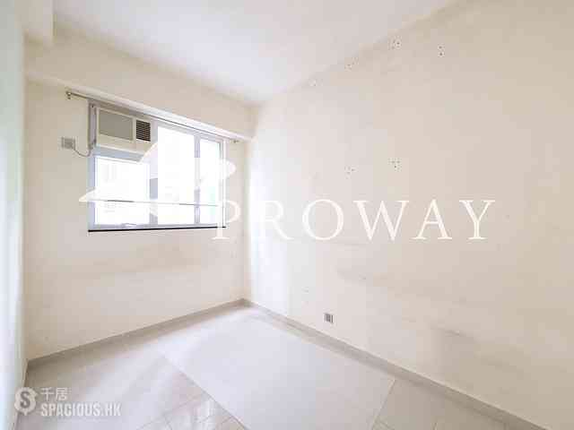 Mid Levels West - Bonanza Court 04