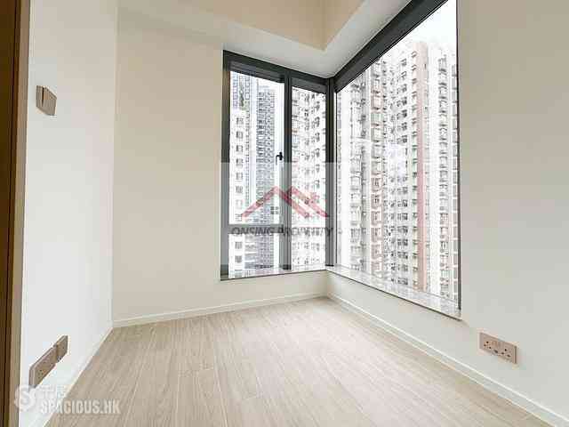 Sai Ying Pun - Des Voeux W Residence 04