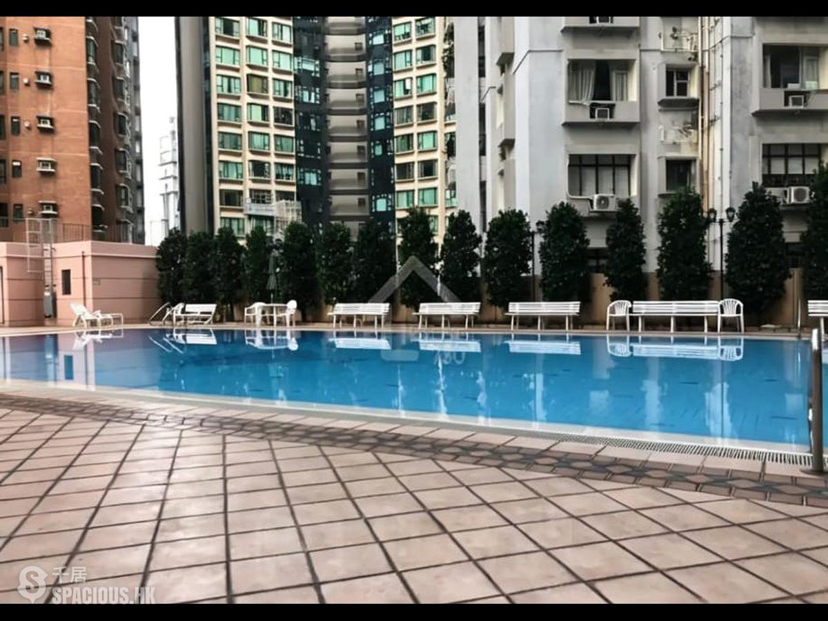 Mid Levels Central - Elegant Terrace Block 2 01