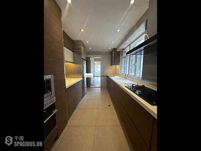 Tai Hang - Swiss Towers 12