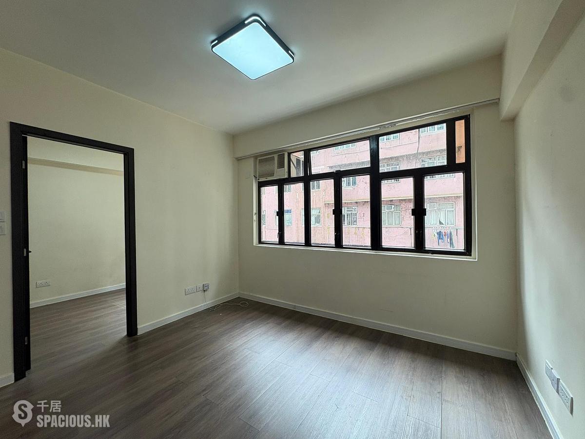 Sai Ying Pun - 264-268, Queen's Road West 01