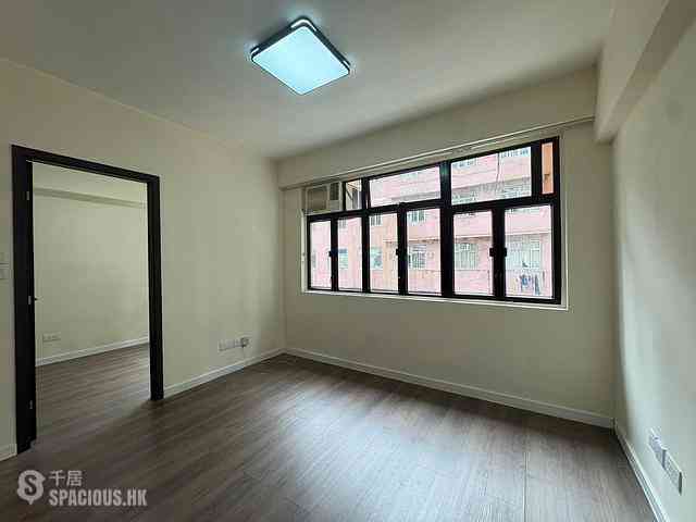 Sai Ying Pun - 264-268, Queen's Road West 01