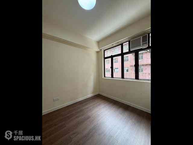 Sai Ying Pun - 264-268, Queen's Road West 11