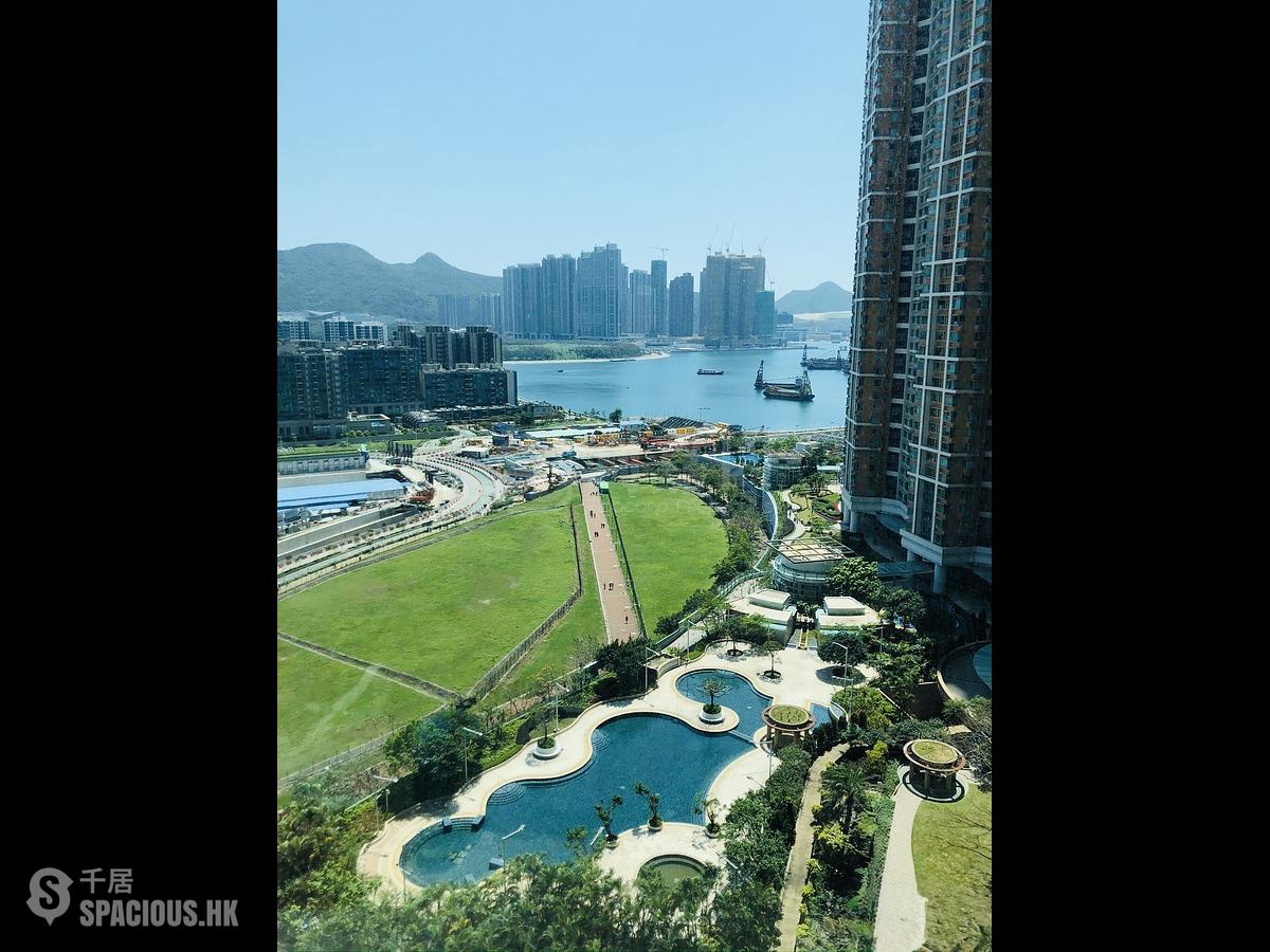 调景岭 - 维景湾畔 01