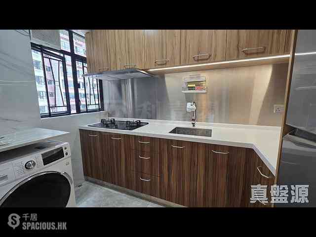 Mid Levels Central - The Grand Panorama Block 1 09