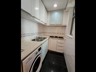 Kennedy Town - The Merton Tower 1 09