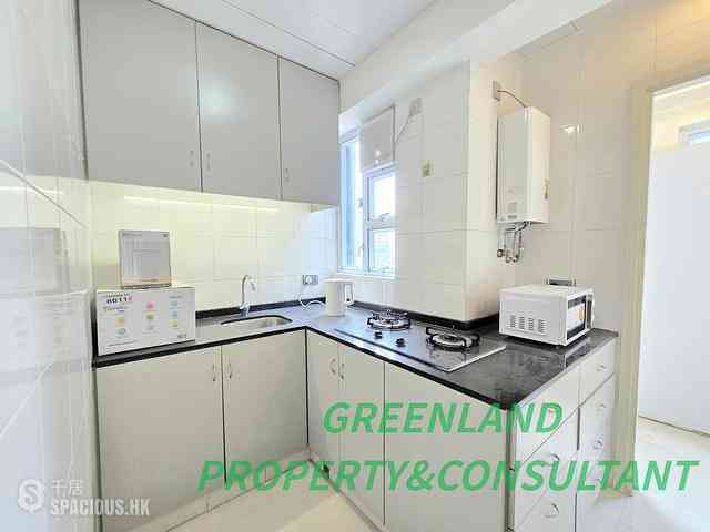 Mid Levels West - Bonanza Court 06