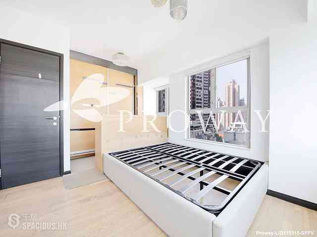 Sai Ying Pun - Centre Place 07