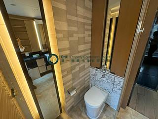 Mid Levels Central - Gramercy 04