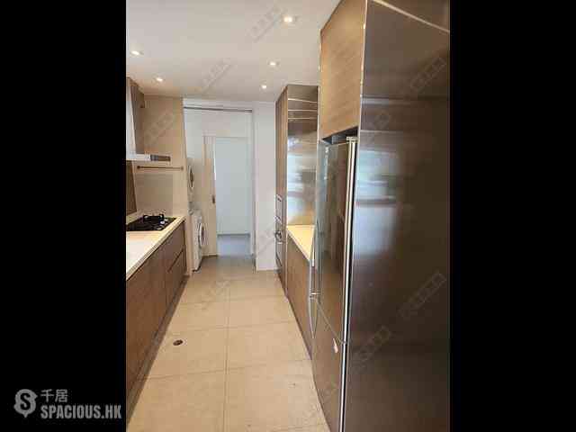 Tai Hang - Swiss Towers 05
