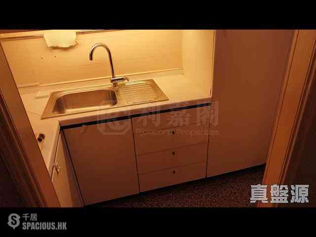 Wan Chai - Convention Plaza Apartments 04