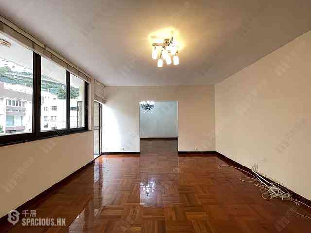 Happy Valley - Antonia House 04