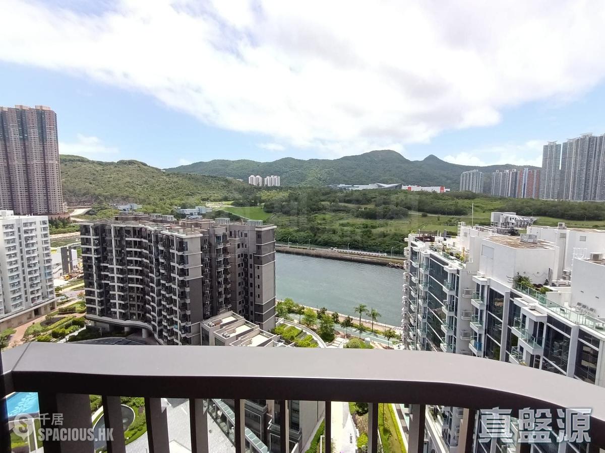 Tseung Kwan O - The Papillons 01